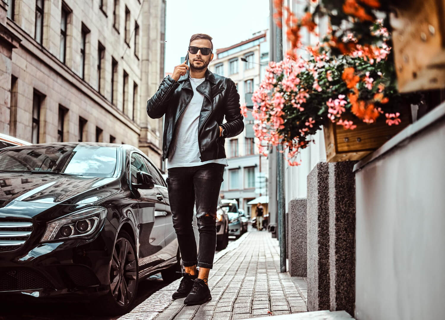 Welche Schuhe trägt man zu einer Herren-Lederjacke? Diese Modelle werden auf jeden Fall passen