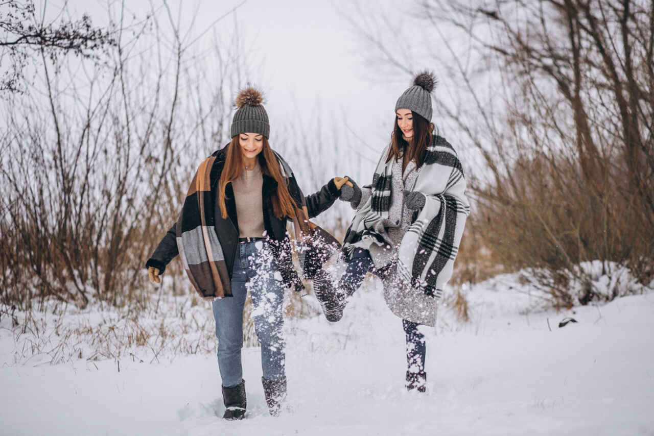 Styling mit Schneestiefeln – wie trägt man sie an Wintertagen?